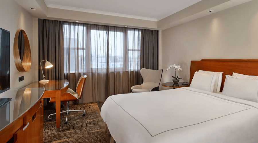 Park Plaza Victoria 1